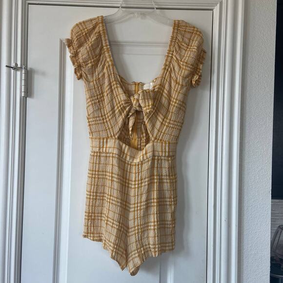 Capulet Flynn Romper Women's Size Medium Yellow & White Tie Front Plaid Romper - Picture 3 of 11